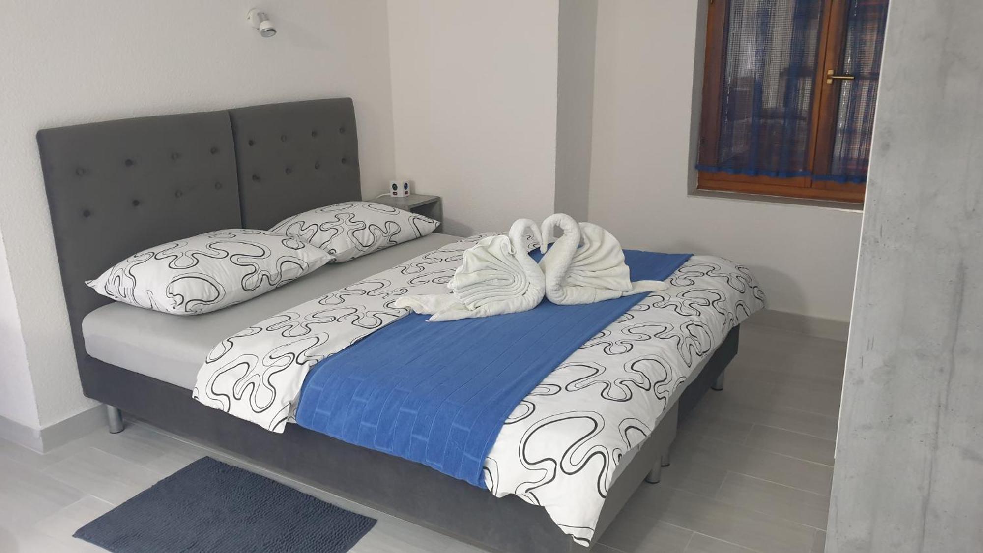 Apartman Lusi Buzdohanj ภายนอก รูปภาพ