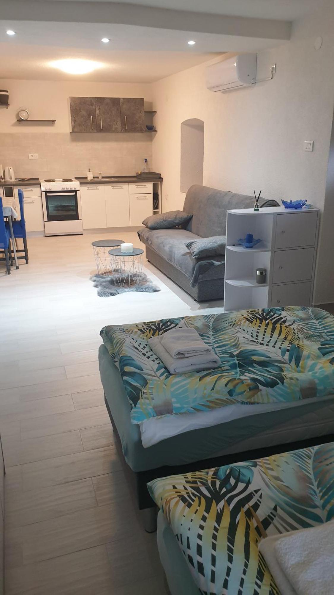 Apartman Lusi Buzdohanj ภายนอก รูปภาพ